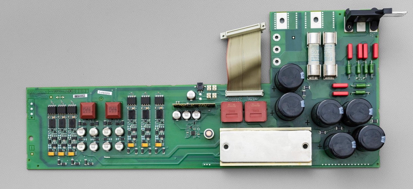 Zasilacz naprawiany w serwisie RGB Elektronika