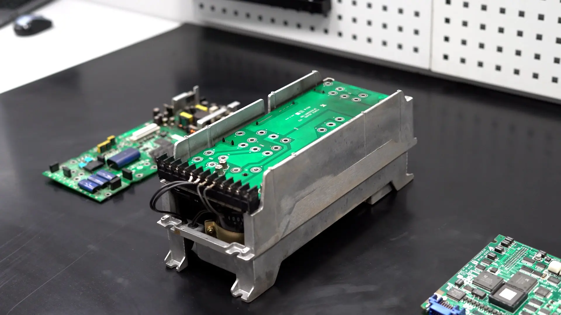 Engel Emove Controller Picture Riparazione di macchine per lo stampaggio a iniezione ENGEL ...