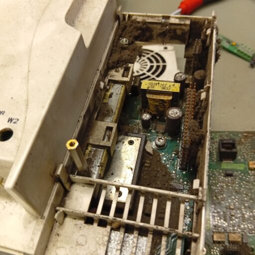 montaggio di un inverter su guida DIN