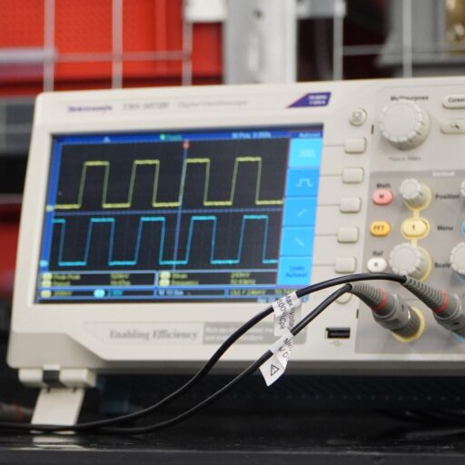 misurazioni elettriche delle macchine industriali